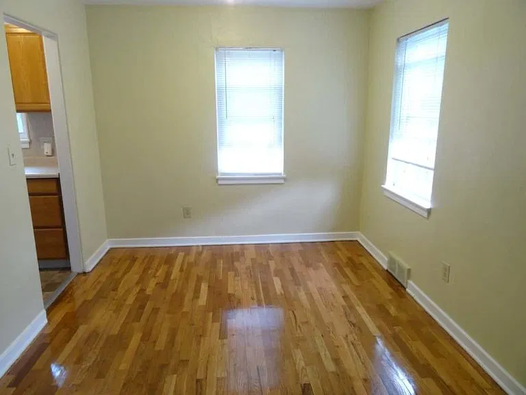 2 bed, 630 sqft, $1,740 — Photo 2