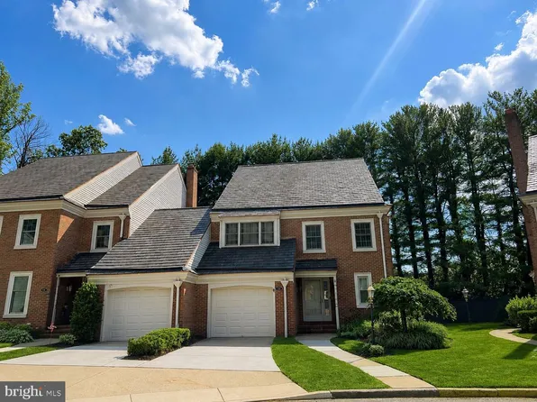 142 Foxwood Dr, Moorestown, NJ 08057