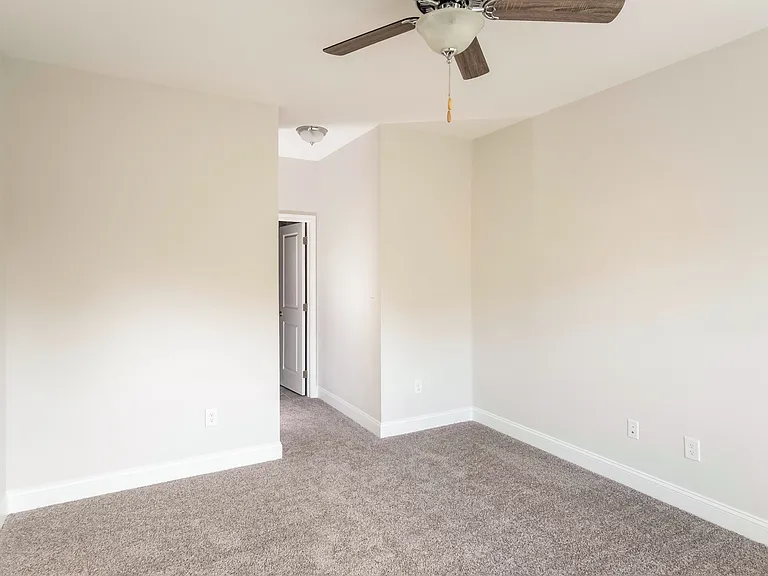 383 Trevally Ct — Photo 9