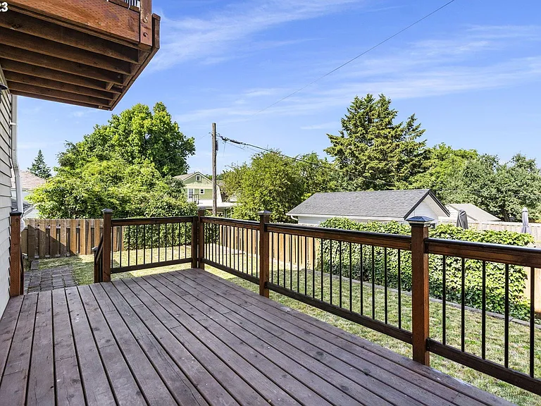 7615 SE Morrison St — Photo 21