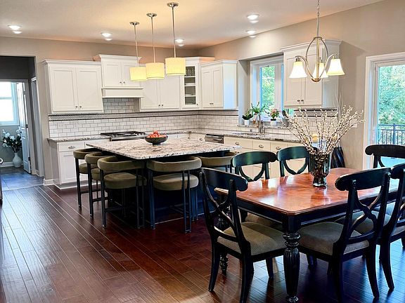 4th image of 2820 White Pine Way