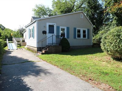 37 Pigeon Hill St, Rockport, MA, 01966