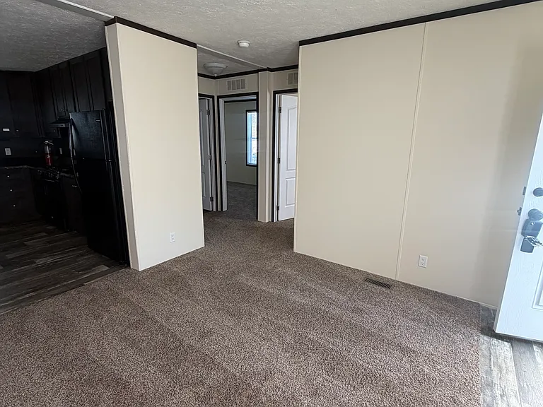 109 E Suffolk Ct — Photo 5