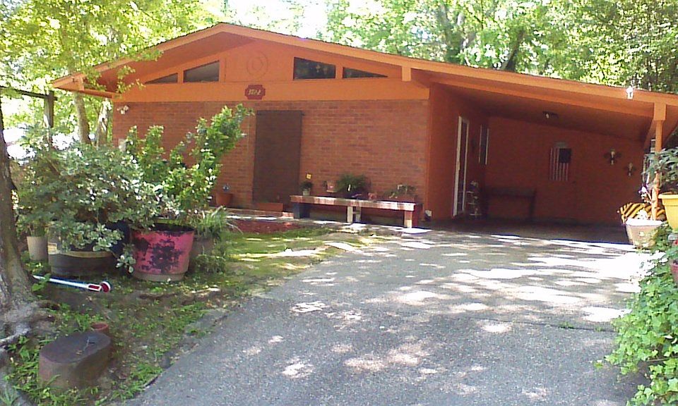 2nd image of 3722 Parkview St