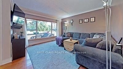 3rd image of 369 Paliser Cres S
