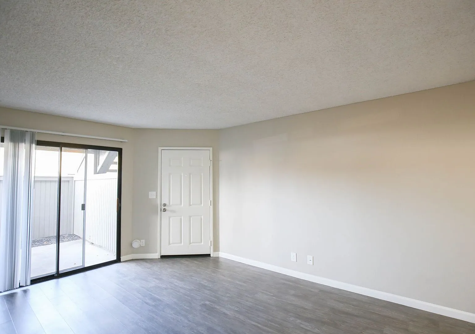 Woodbridge Apartments in Irvington Fremont — Photo 4