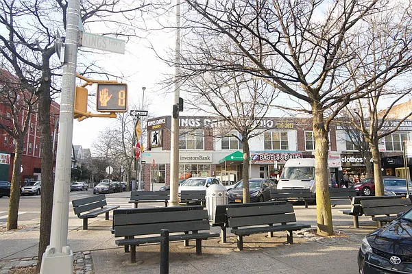 Rented by Norman Raindel, LREB | media 21