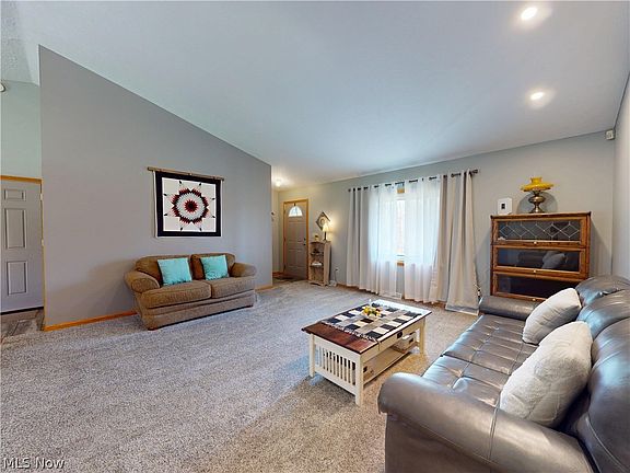 3rd image of 10415 Penniman Dr