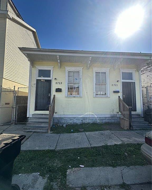 1st image of 2721 1st St #23