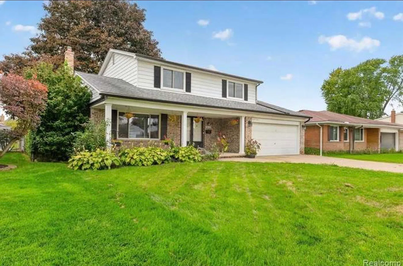 4 bed, 1972 sqft, $2,800 — Photo 2