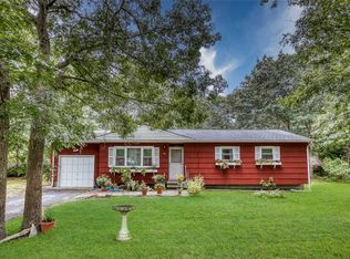 37 Norwood Rd, Hampton Bays, NY 11946