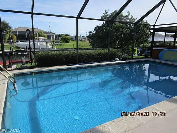 3rd image of 524 SW 43rd Ter