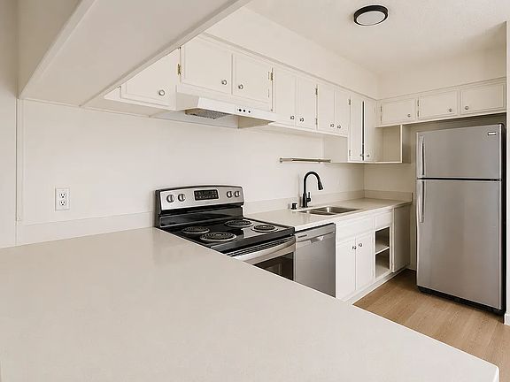 5th image of 8919 Harratt St APT 302
