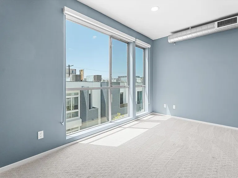 4151 Redwood Ave #305 — Photo 20
