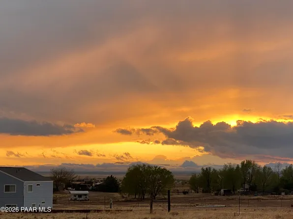 3639 W Granite Dr, Paulden, AZ 86334