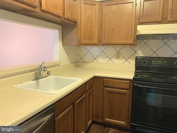 5th image of 6951 Mary Caroline Cir Unit E