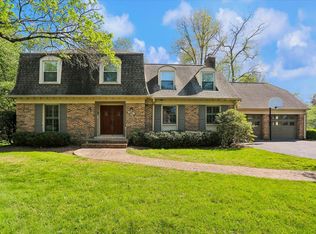 8200 W Gainsborough Ct, Rockville, MD 20854
