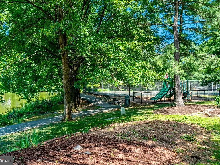 2920 Montauk Ct — Photo 42
