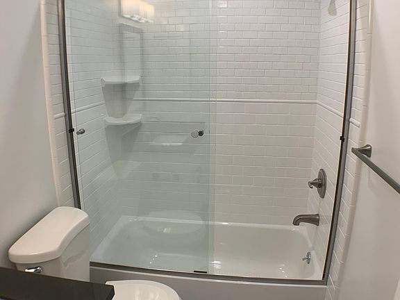 4th image of 1516 Colby Ave #8