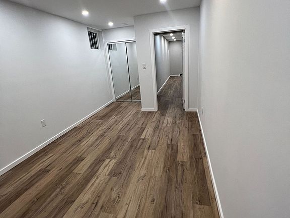 3rd image of 202 Glenada Ct