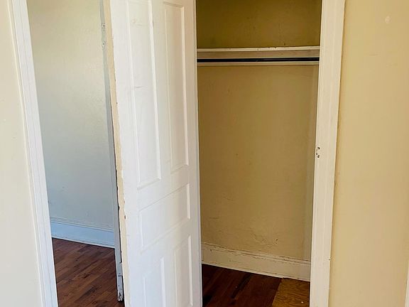 3rd image of 2938 W Oxford St Floor 2