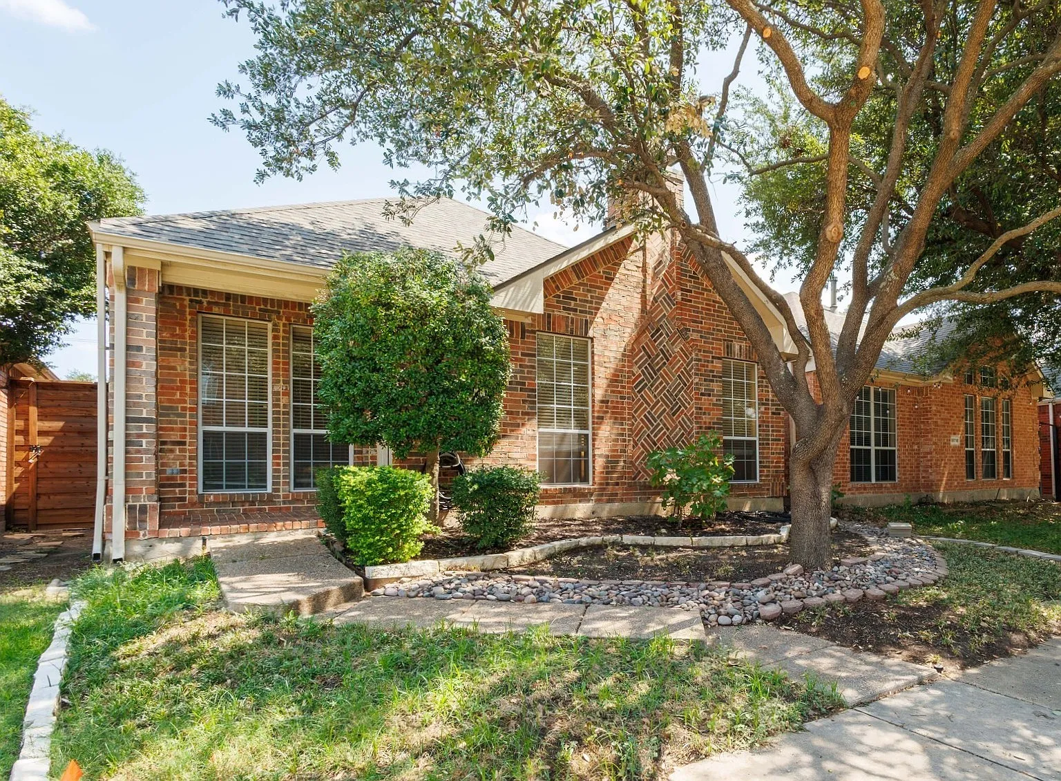 3 bed, 1639 sqft, $2,600 — Photo 1