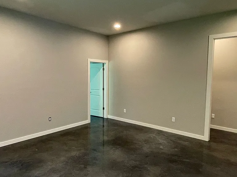 801 N Main St — Photo 13