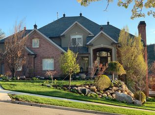 402 E Hidden Lake Dr, Bountiful, UT 84010