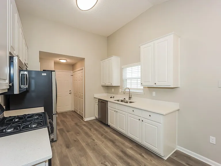 154 Fairhaven Trl — Photo 9