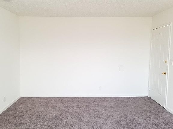 5th image of 917 Kenwood St APT 8