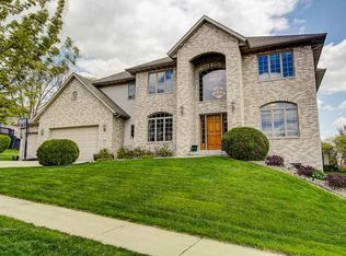 1517 Shenandoah Dr, Waunakee, WI 53597