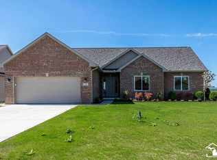792 E Sweet Briar Ln, Monroe, MI 48161