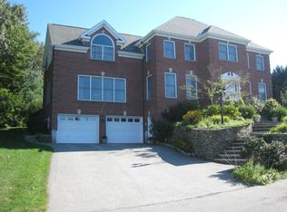 40 Zachary Ln, Reading, MA 01867