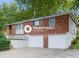 6925 N Hickory St, Kansas City, MO 64118