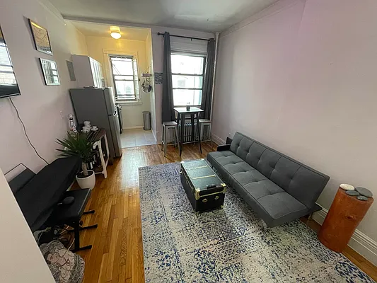 Rented by HOLTON REAL ESTATE INC. | media 9