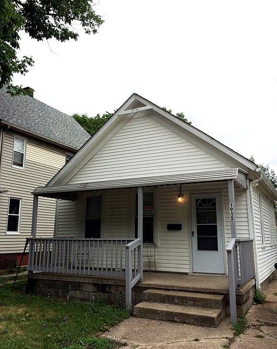 1st image of 1915 W 75th St