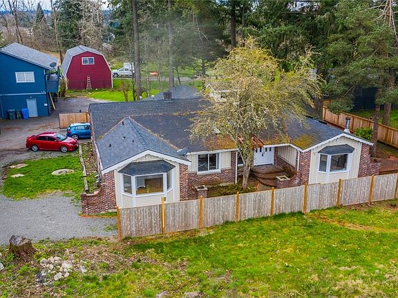 3rd image of 808 128th St E