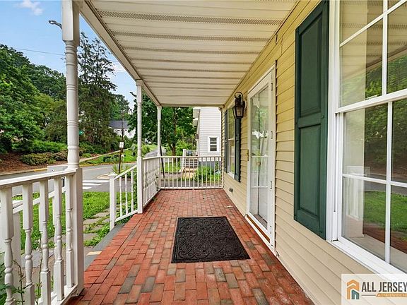 3rd image of 42 Main St #1