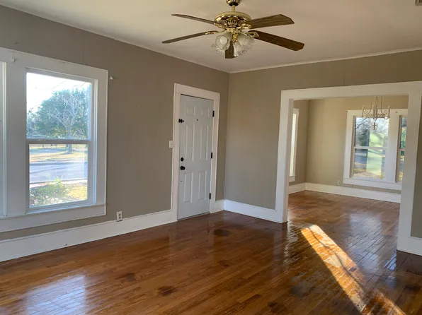 400 McKinney St, Farmersville, TX 75442