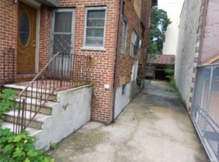 361 E 194th St, Bronx, NY 10458