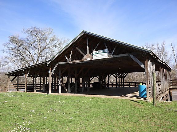 4th image of 986 Ketner Mill Ln