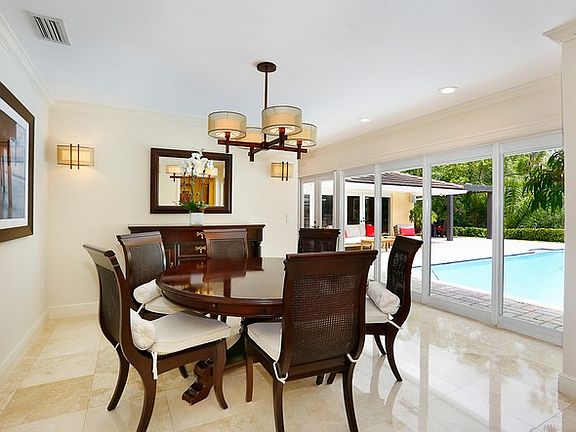4th image of 415 Campana Ave