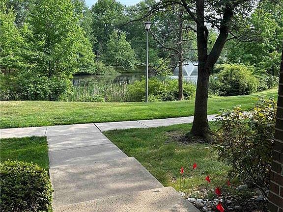 4th image of 82 Pennsylvania Way