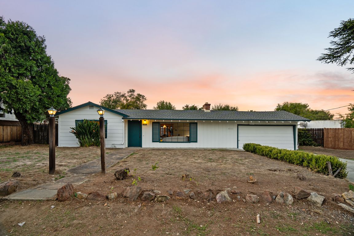 next background image