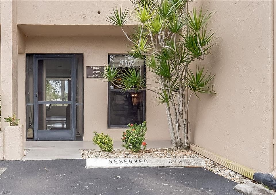 1st image of 2065 W Lakeview Blvd #1