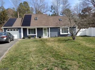 11 Deck Ct, Howell, NJ 07731