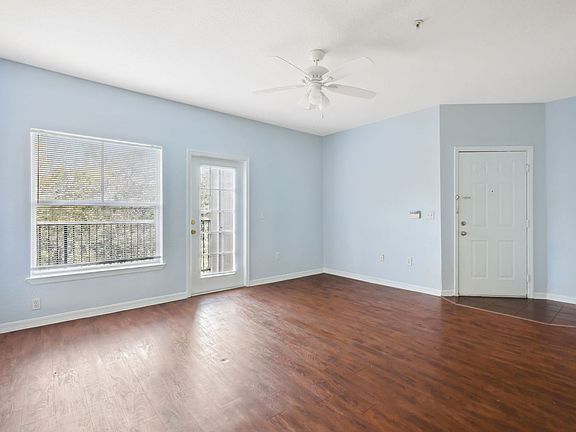 4th image of 6071 Westgate Dr APT 323