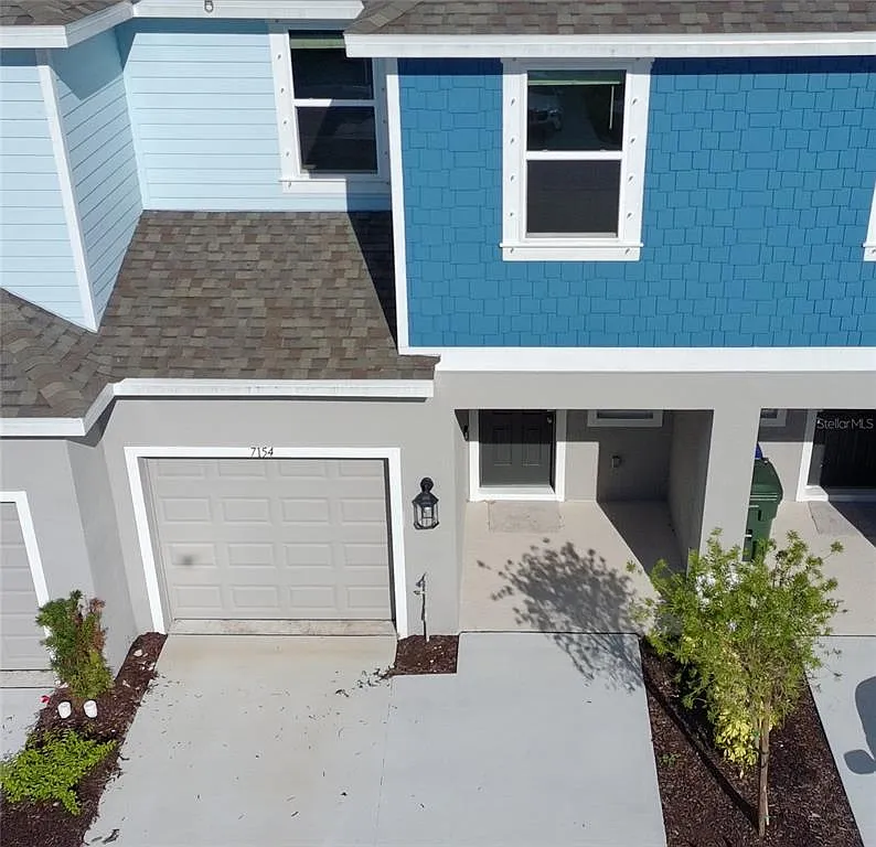 3 bed, 2.5 bath, 1404 sqft, $2,650 — Photo 2