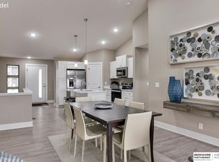 17108 Hawthorne Ave, Omaha, NE 68118