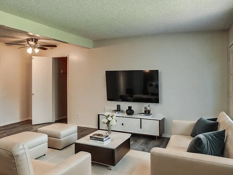 Sandpiper Apartments — Photo 16